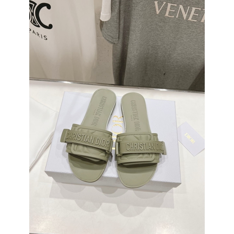 ch**an D*or slippers